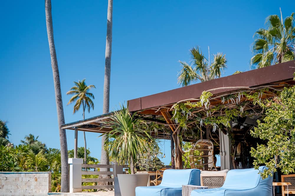 Villa Montana Beach Resort