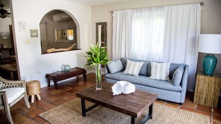 Villa Montana Beach Resort - Image 31
