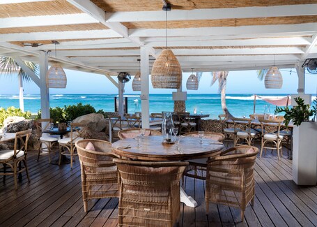 Villa Montana Beach Resort - Image 4