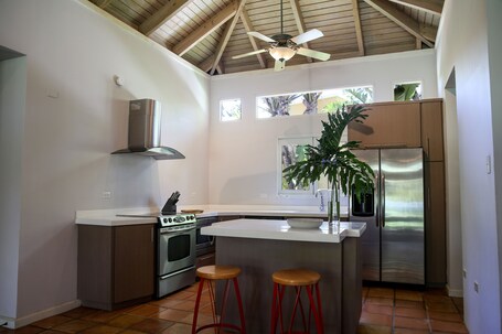 Villa Montana Beach Resort - Image 34