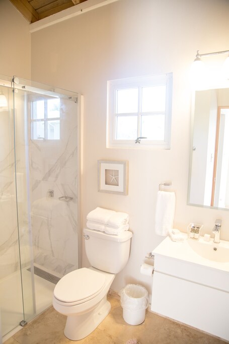 Villa Montana Beach Resort - Image 22