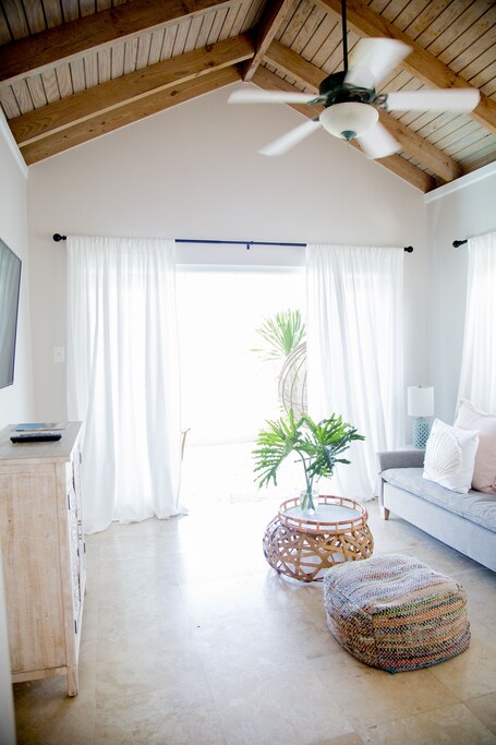Villa Montana Beach Resort - Image 32
