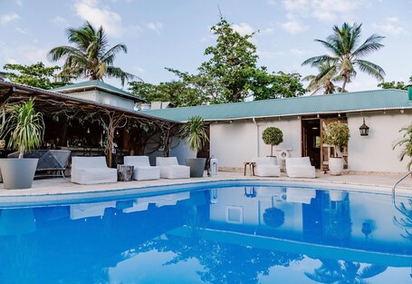 Villa Montana Beach Resort - Image 66
