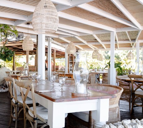 Villa Montana Beach Resort - Image 68