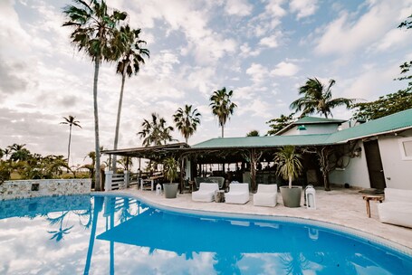 Villa Montana Beach Resort - Image 61
