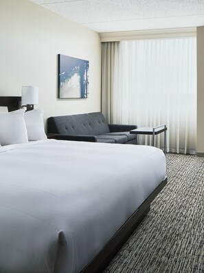Premium bedding, down comforters, pillowtop beds, individually decorated - Austin Marriott North (Round Rock)
