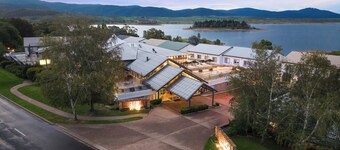 Horizons Lake Jindabyne