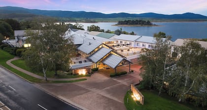 Horizons Lake Jindabyne