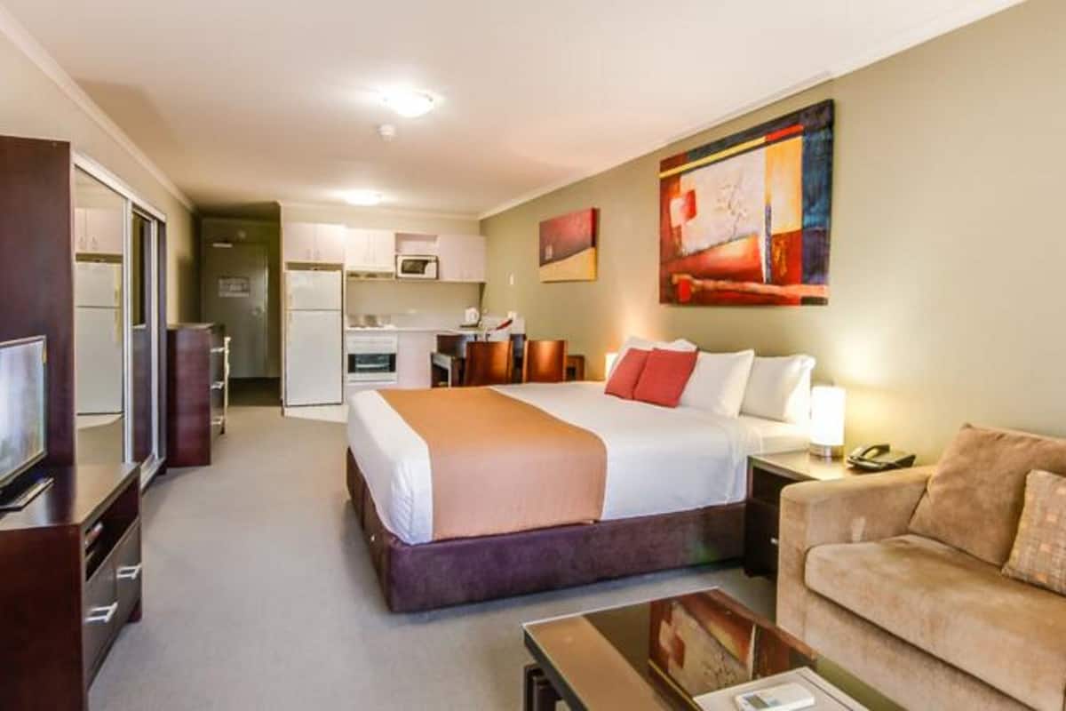 studio apartment | private kitchen | microwave, dishwasher, coffee/tea maker, electric kettle