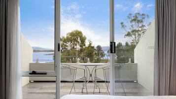 Studio Apartment | Terrace/patio