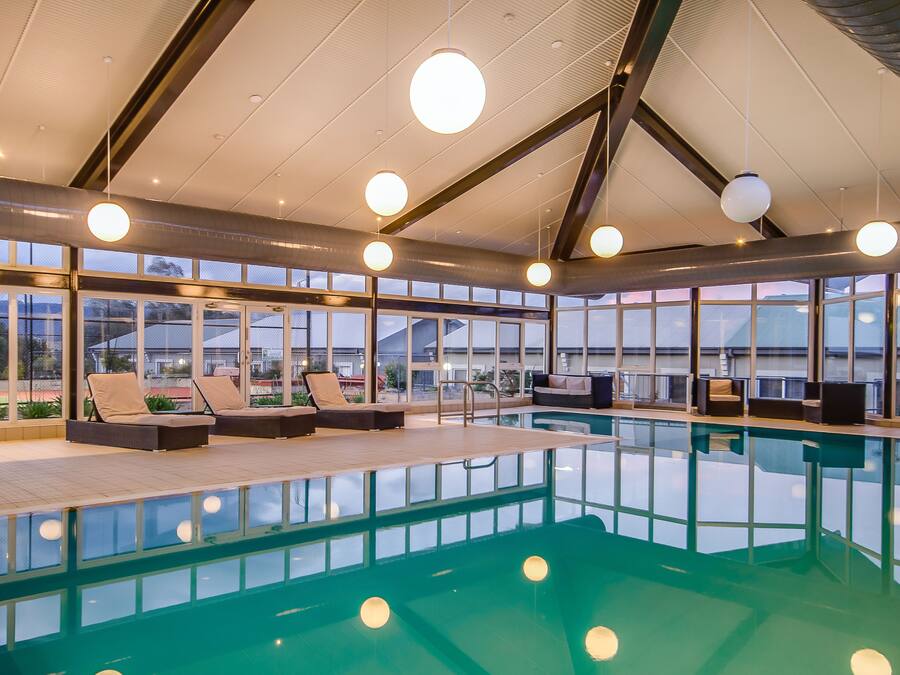 Indoor pool, pool loungers