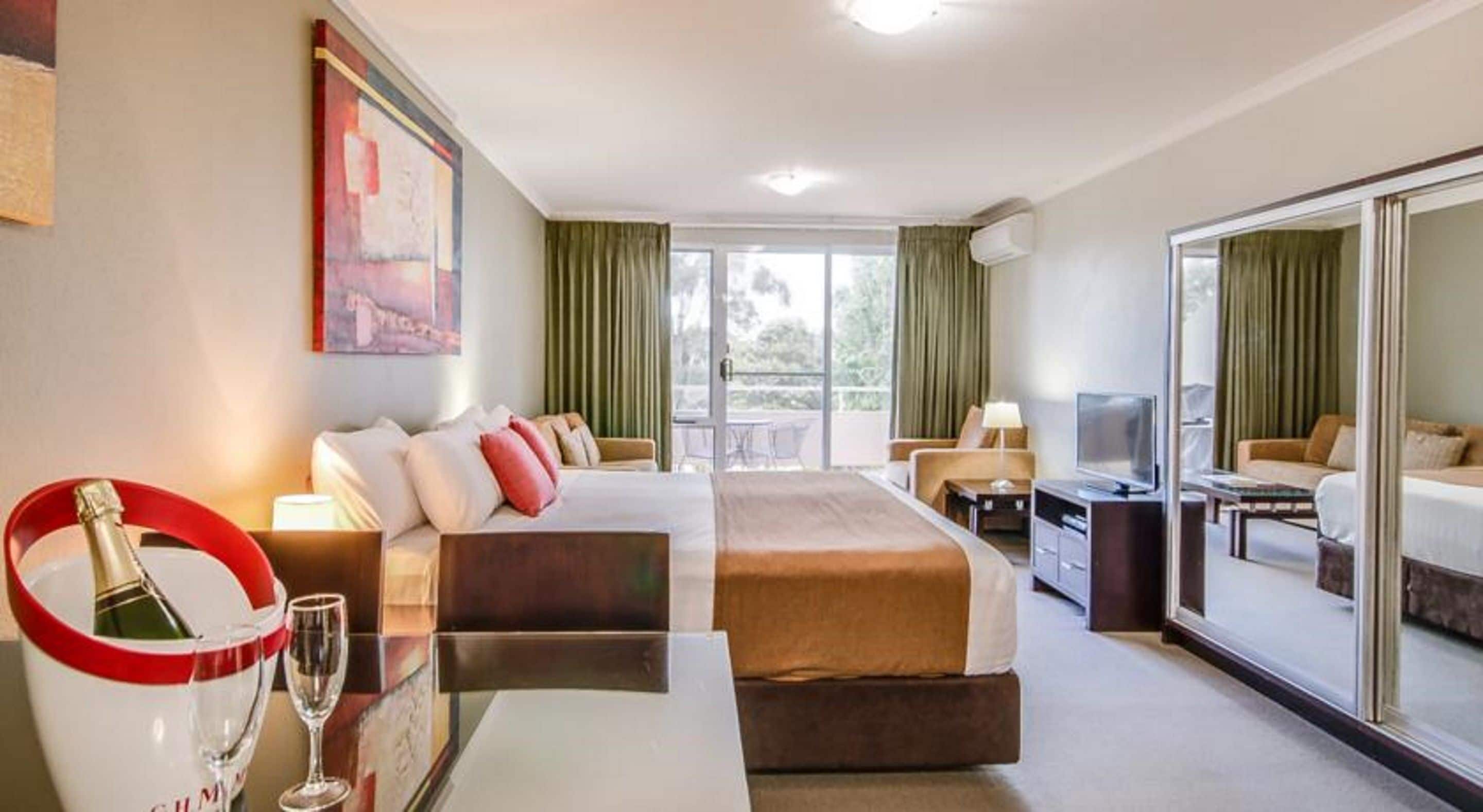 studio apartment | in-room safe, individually decorated, individually furnished