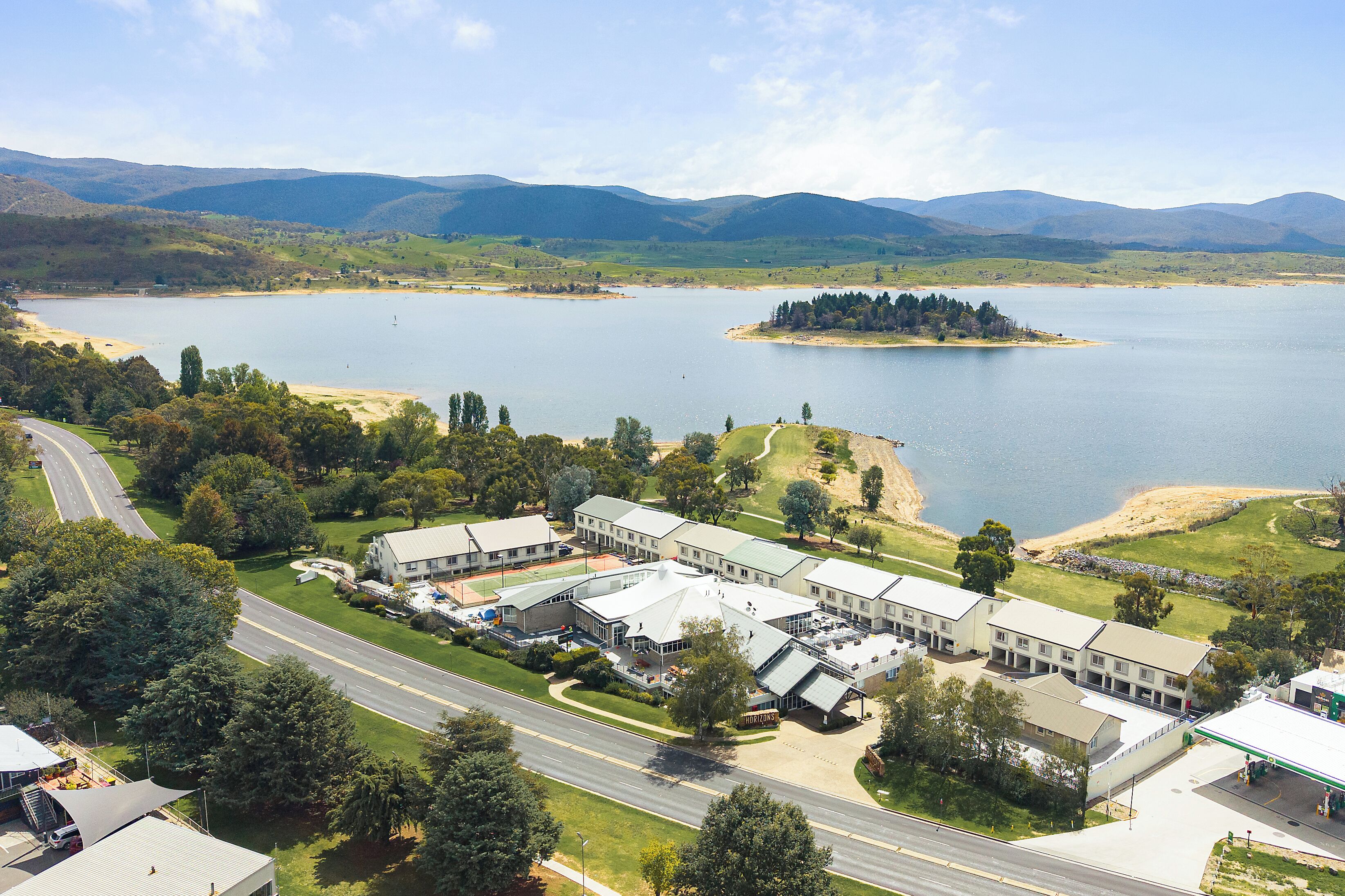 المنشأة من الخارج