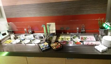 Daily buffet breakfast (EUR 17.5 per person)