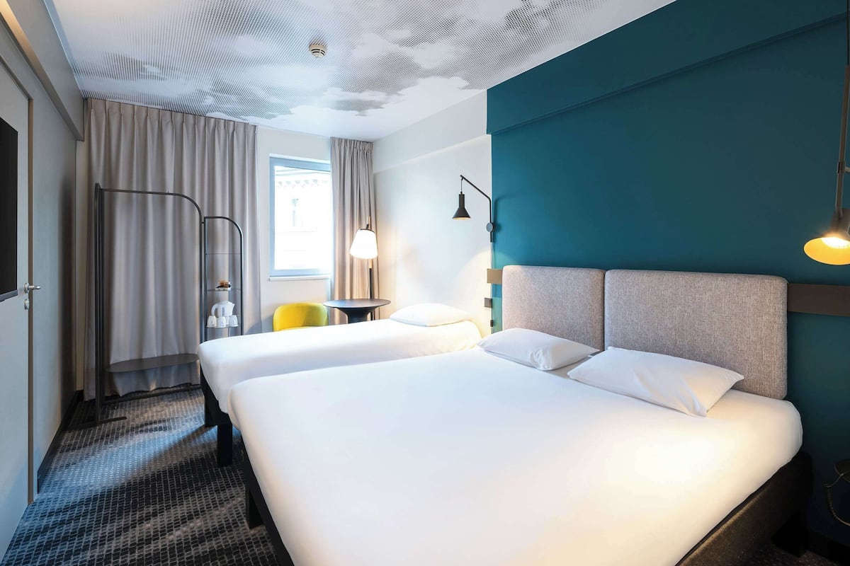 In-room safe, desk, soundproofing, iron/ironing board