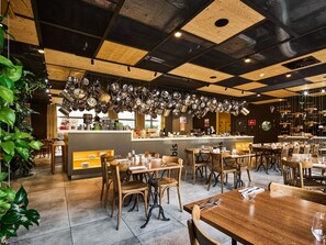 Daily buffet breakfast (CZK 350 per person)