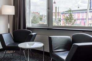 Desk, bed sheets - ProfilHotels Mercur (Copenhagen)