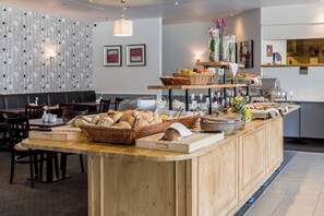 Daily buffet breakfast (DKK 180 per person)