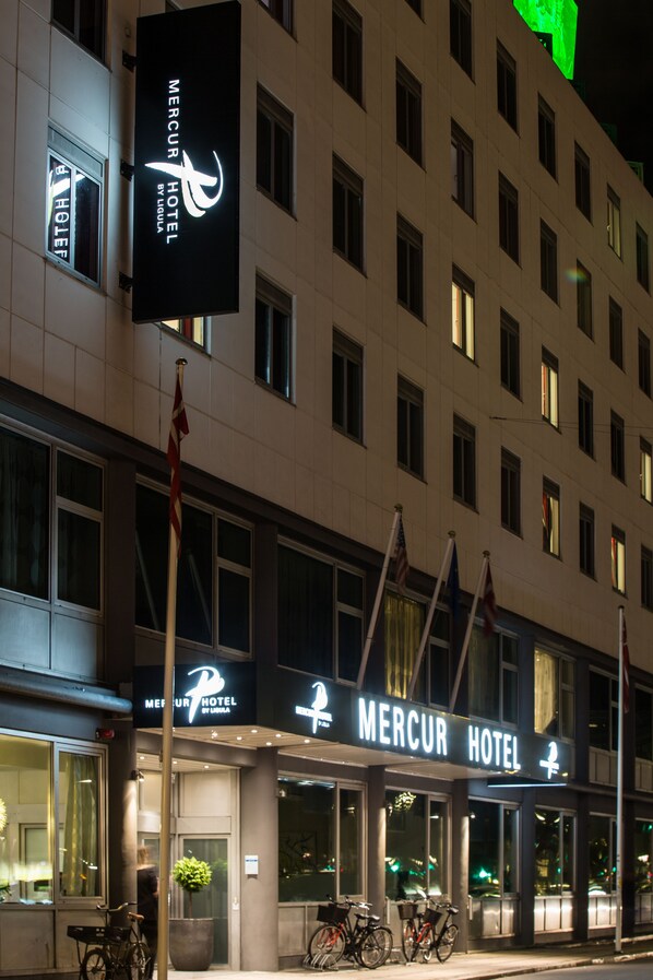 Front of property - evening/night