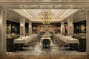 Lunch and dinner served - The St. Regis London (London)