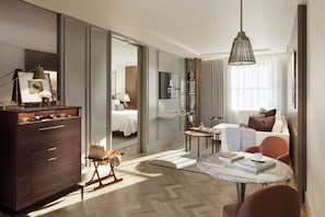Premium bedding, minibar, in-room safe, desk - The St. Regis London (London)