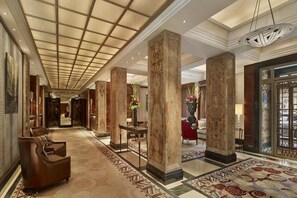 Lobby - The St. Regis London (London)