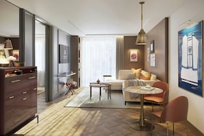 Premium bedding, minibar, in-room safe, desk - The St. Regis London (London)