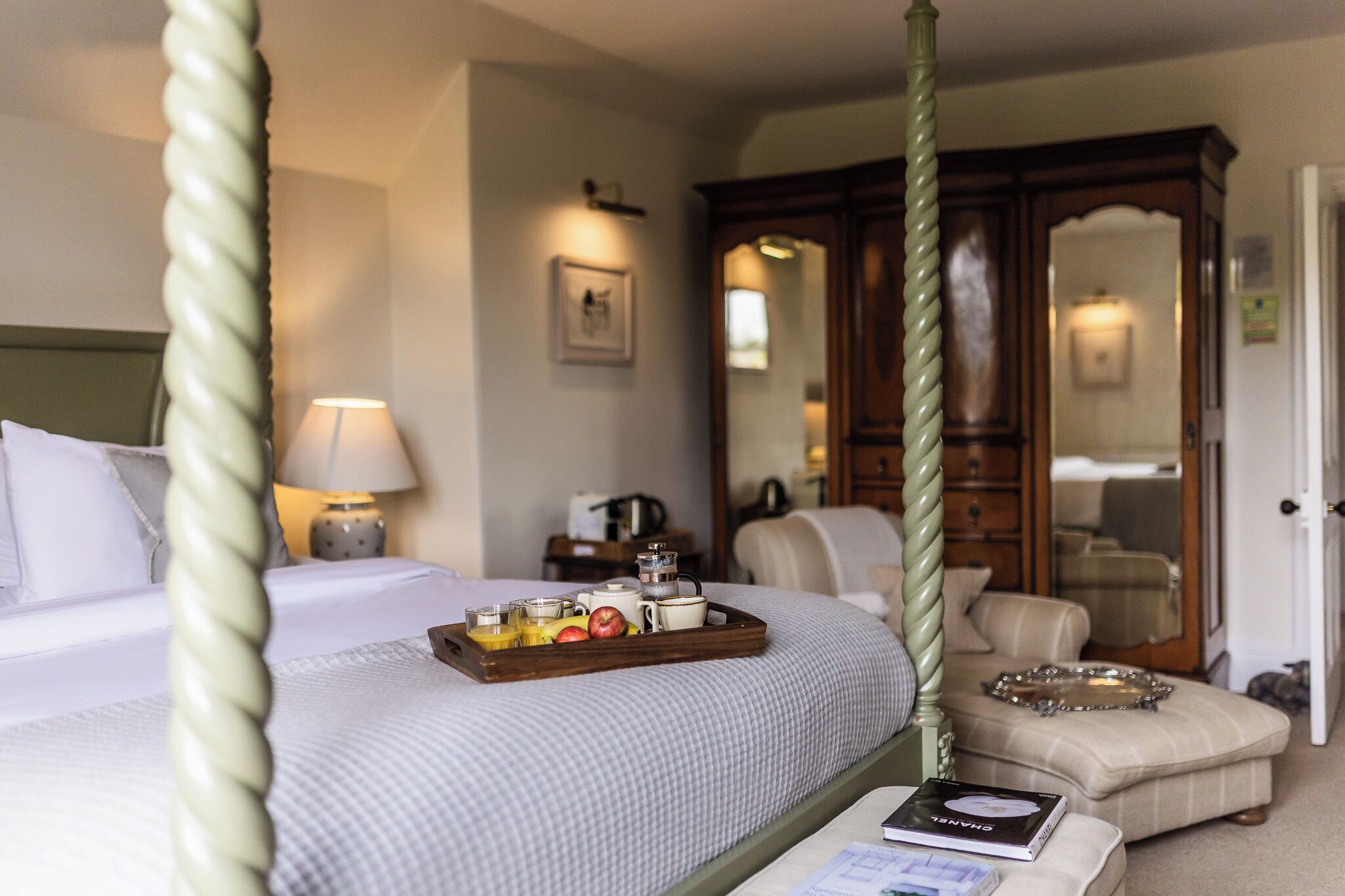 luxury double room | desk, iron/ironing board, free wifi, bed sheets