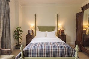 Comfy Room | Desk, iron/ironing board, free WiFi, bed sheets