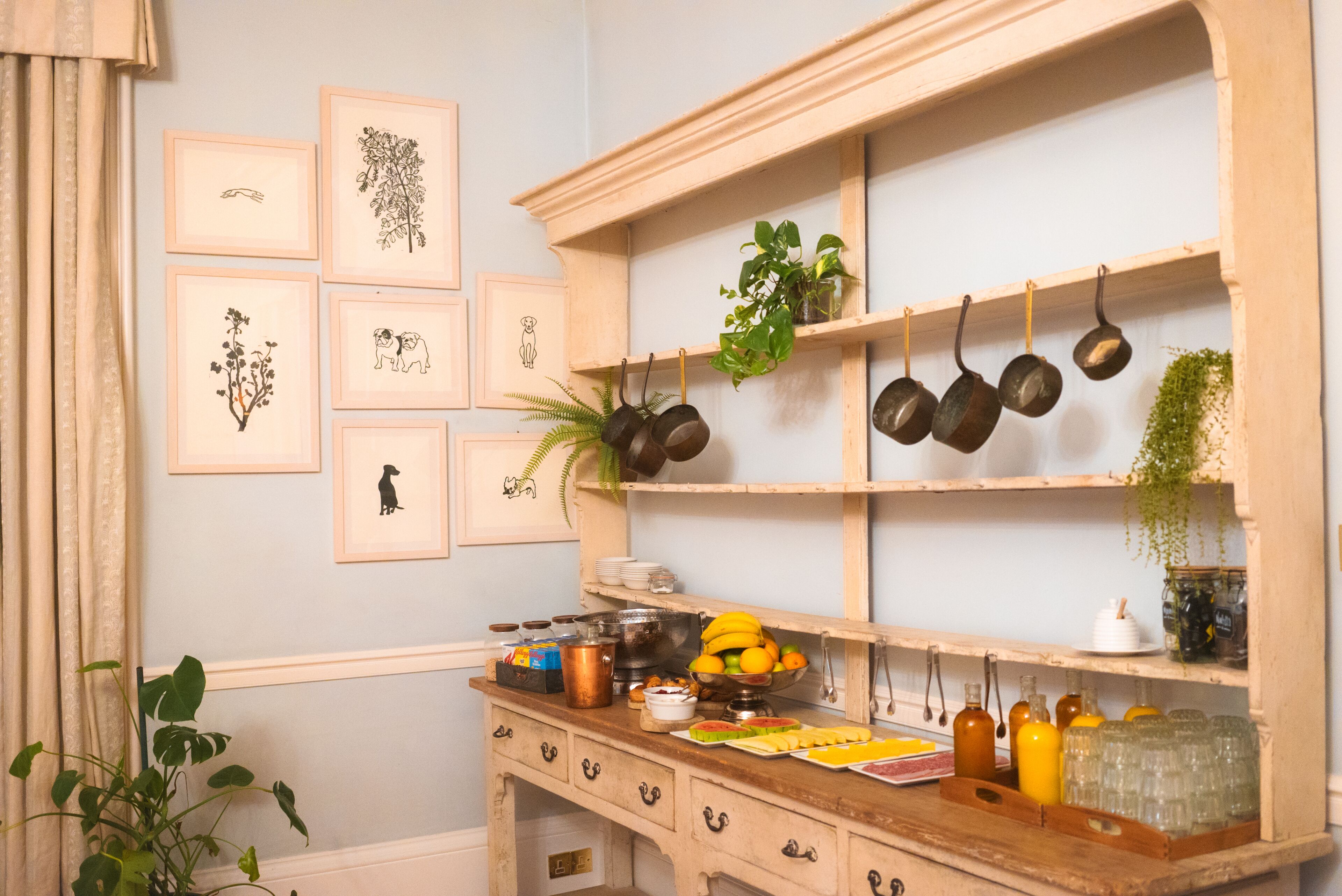 free daily full breakfast