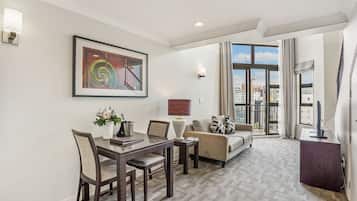 Penthouse | Living area | 42-inch flat-screen TV with digital channels, TV