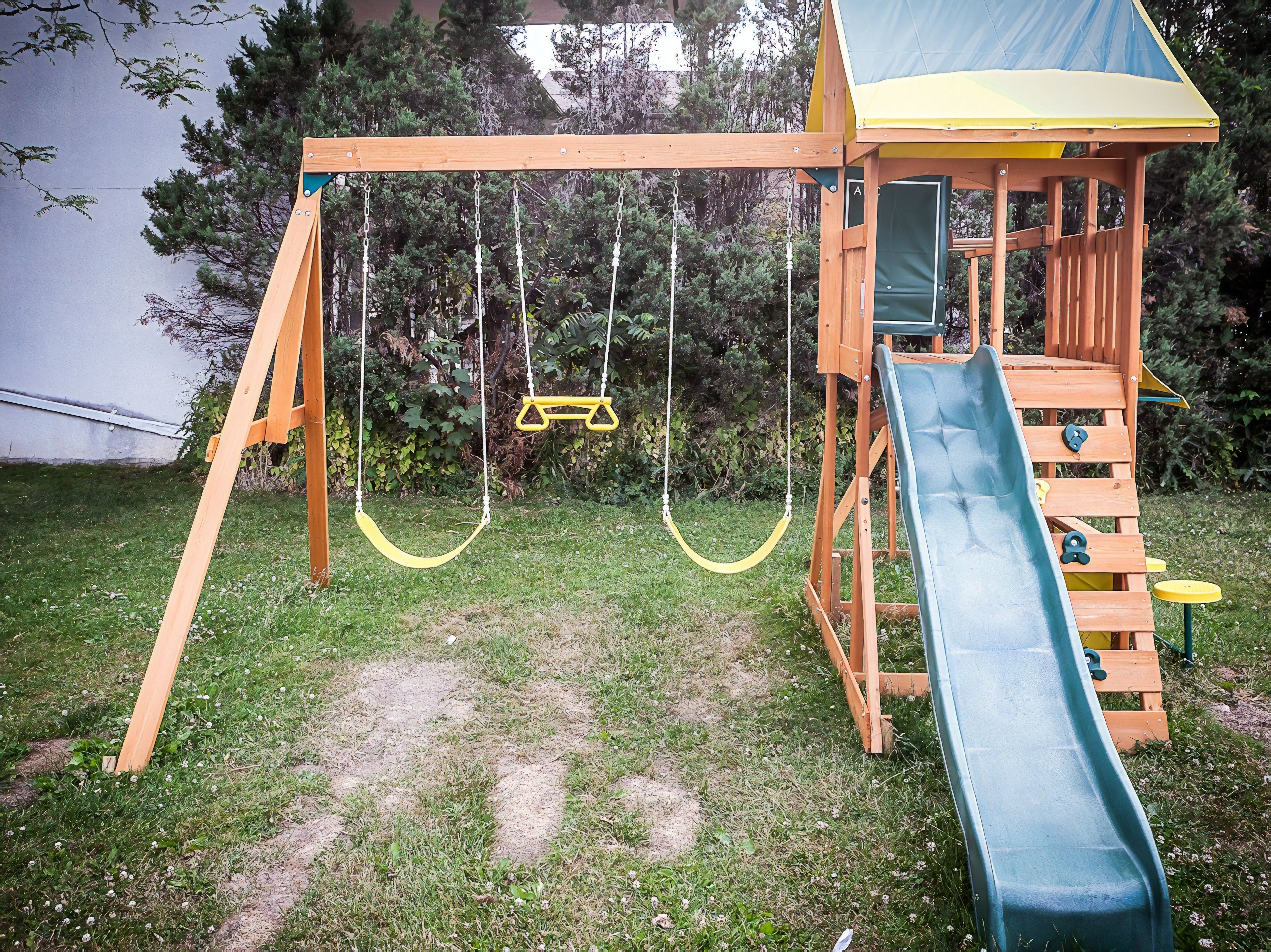 Children’s play area – outdoor