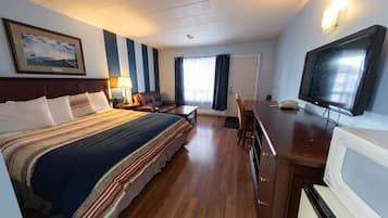 Deluxe Room, 1 King Bed, Non Smoking | Down comforters, individually furnished, desk, blackout drapes