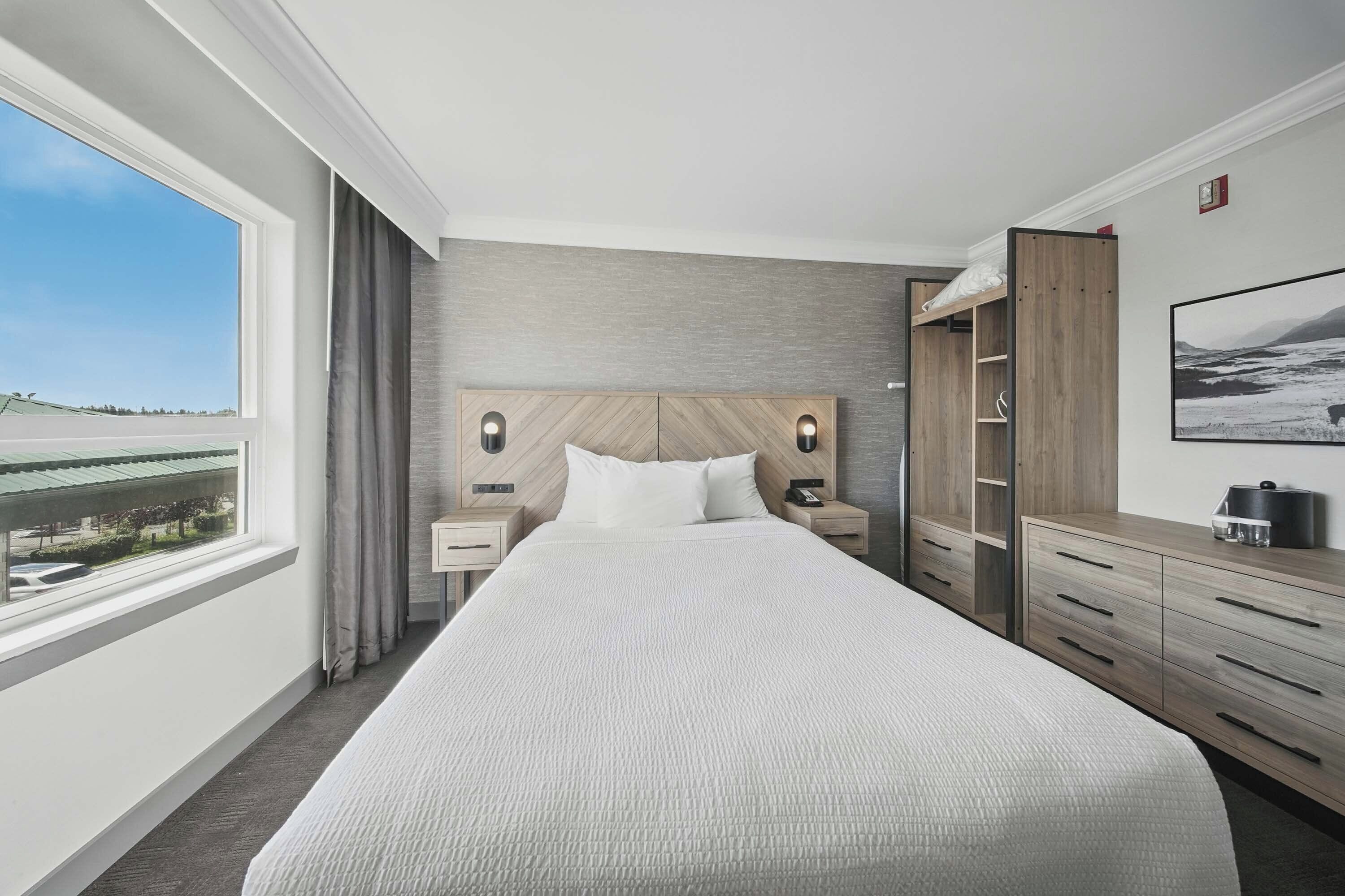 Standard Room, 1 Queen Bed