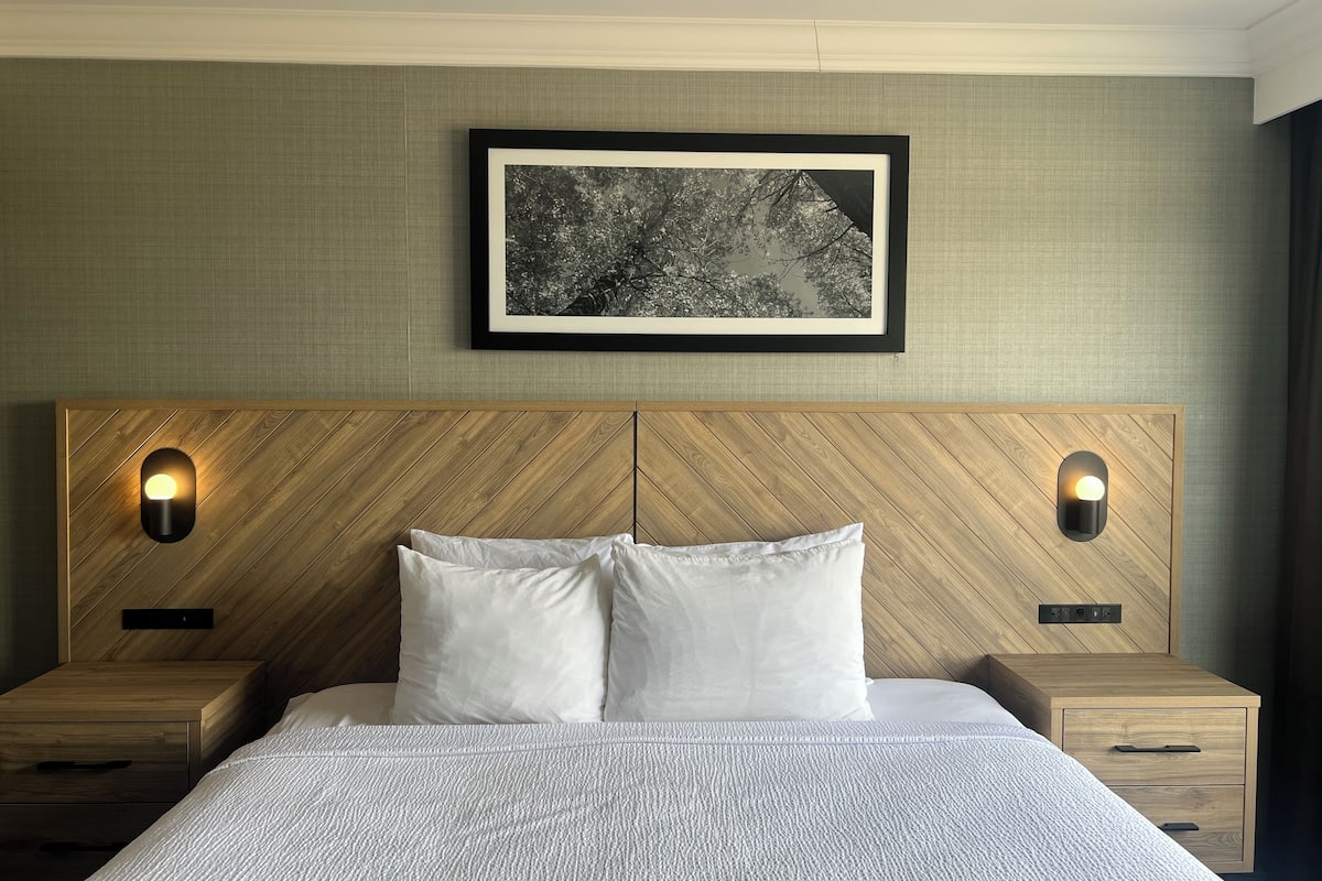Grand Suite, 1 King Bed with Sofa bed, Kitchenette | 1 bedroom, in-room safe, desk, laptop workspace