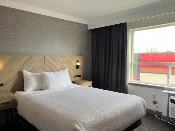 1 Schlafzimmer, Zimmersafe, Schreibtisch, laptopgeeigneter Arbeitsplatz