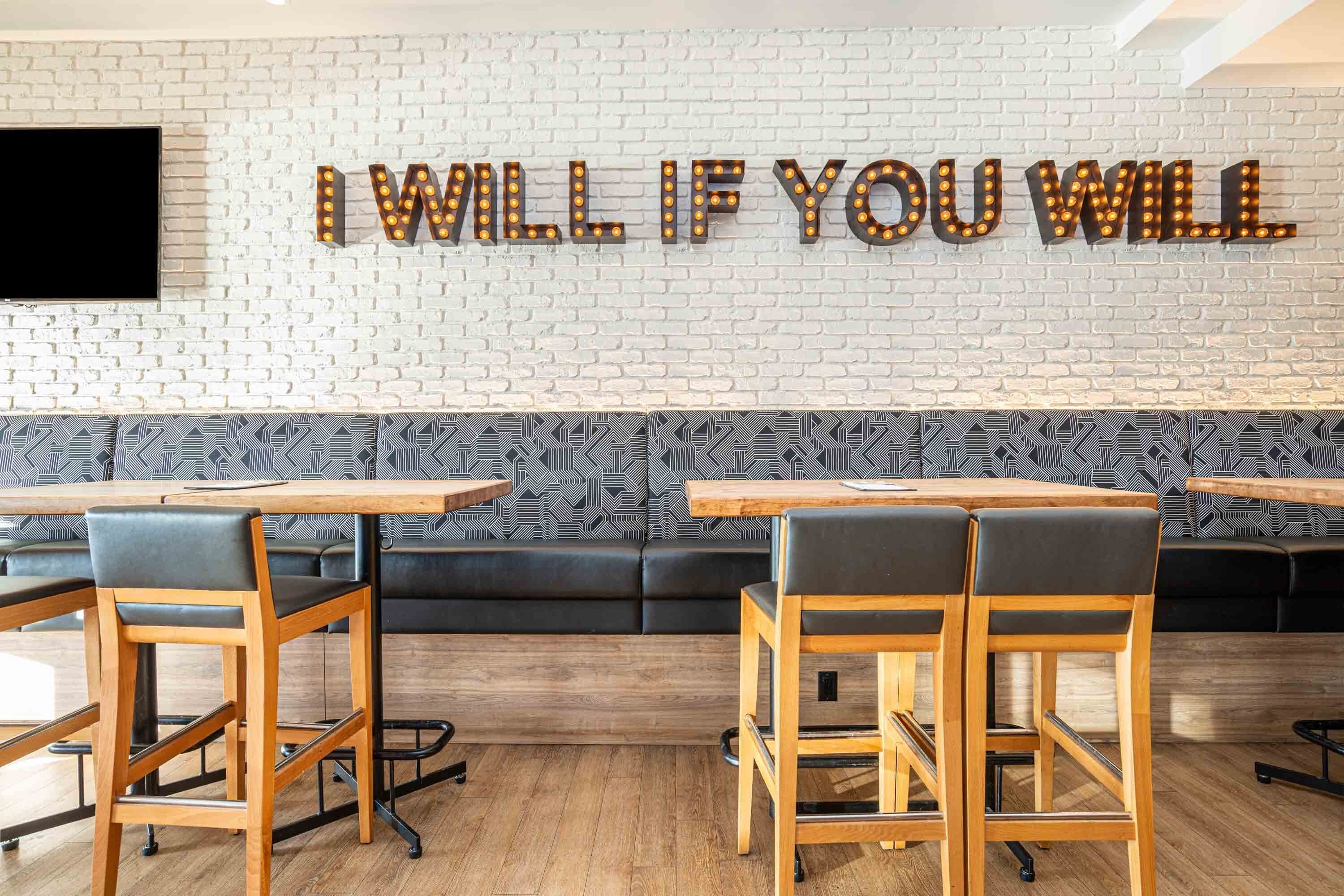 2 restaurants, breakfast, lunch, dinner served; American cuisine