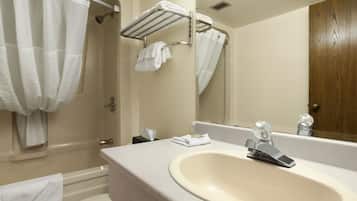 Deluxe Studio Suite, 2 Queen Beds, Non Smoking