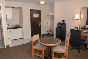 Frigorífico, microondas y productos de limpieza ecológicos