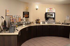 Desayuno completo gratuito y diario