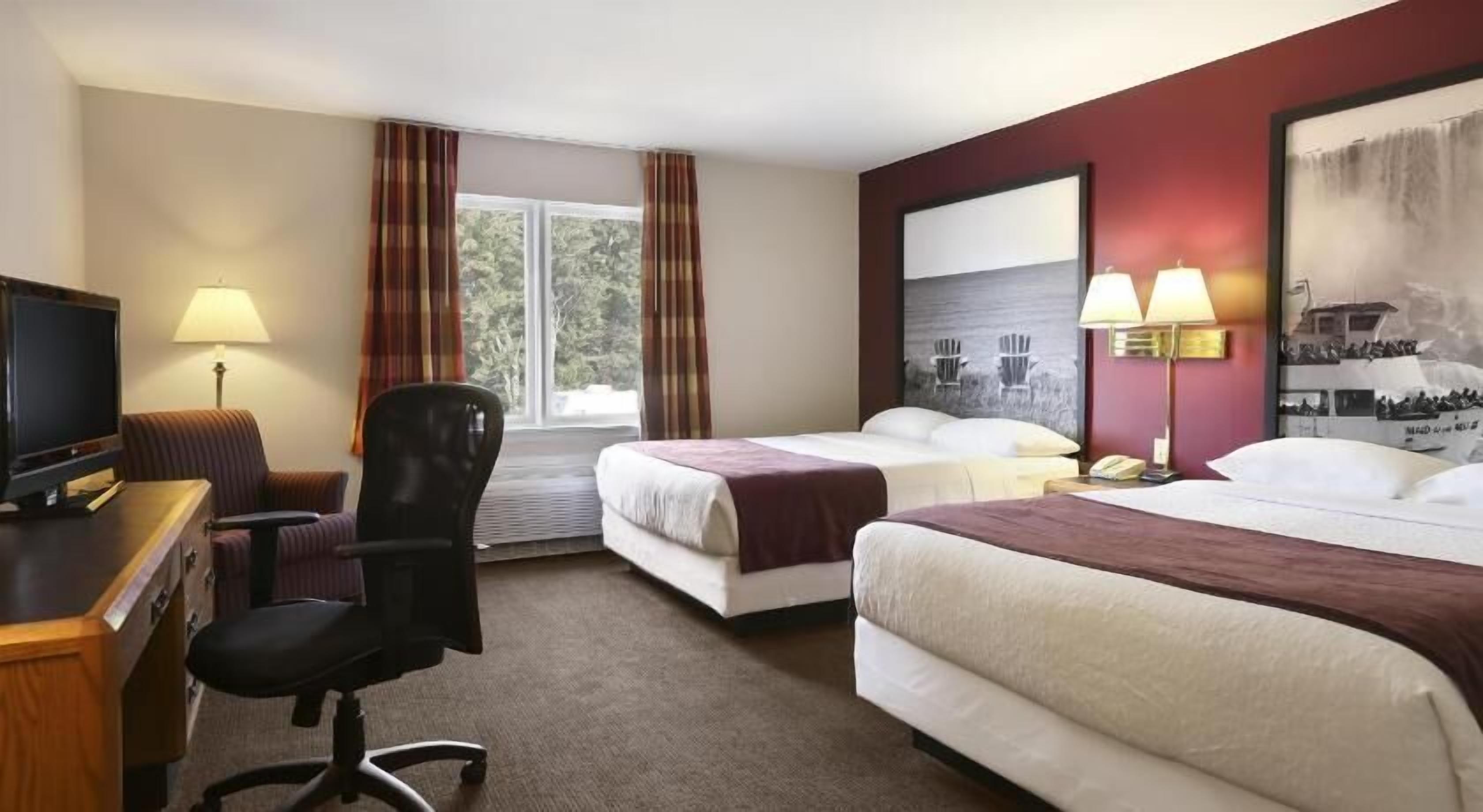 Verdunkelungsvorhänge, schallisolierte Zimmer, Bügeleisen/Bügelbrett