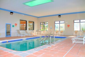 Indoor pool - Regency Inn & Suites (St. Augustine)