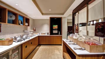 Free daily continental breakfast