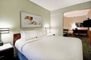 1 Schlafzimmer, hochwertige Bettwaren, Zimmersafe, Schreibtisch