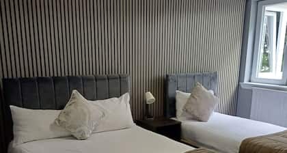 Kings Park Hotel