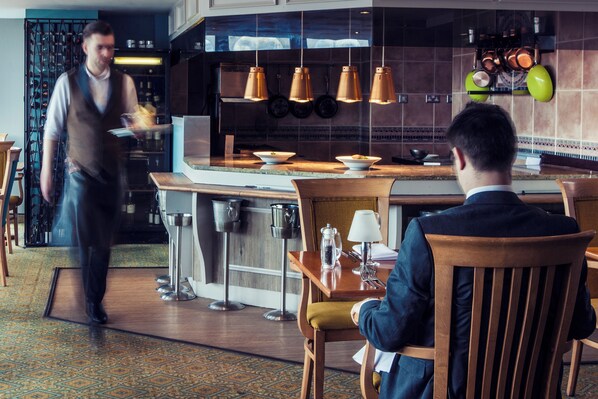 Lunch and dinner served - Carlton George Hotel (Glasgow)