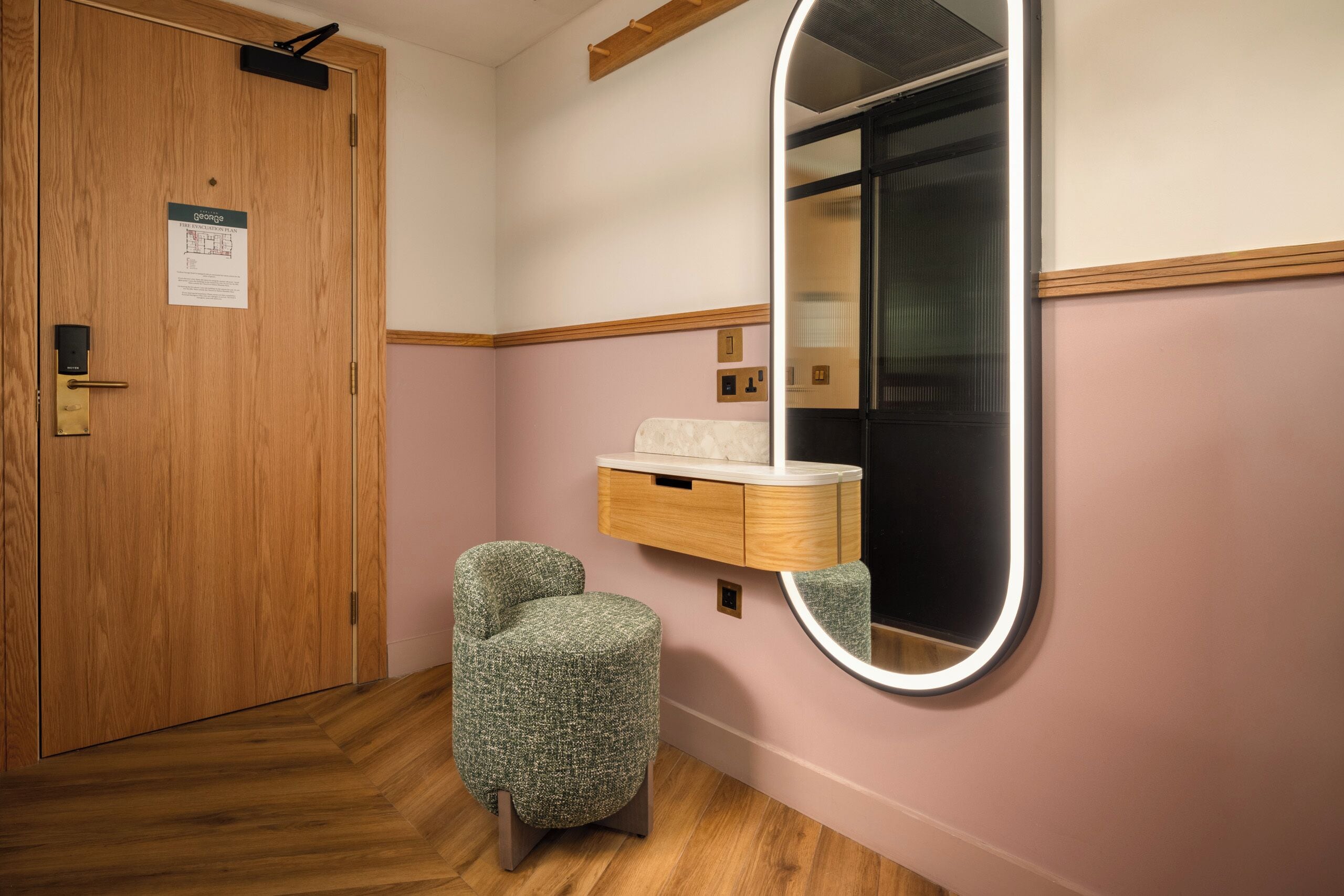 Foto - Carlton George Hotel