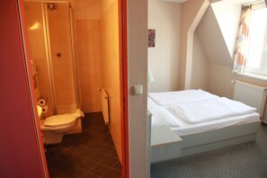 Standard-Doppel- oder -Zweibettzimmer