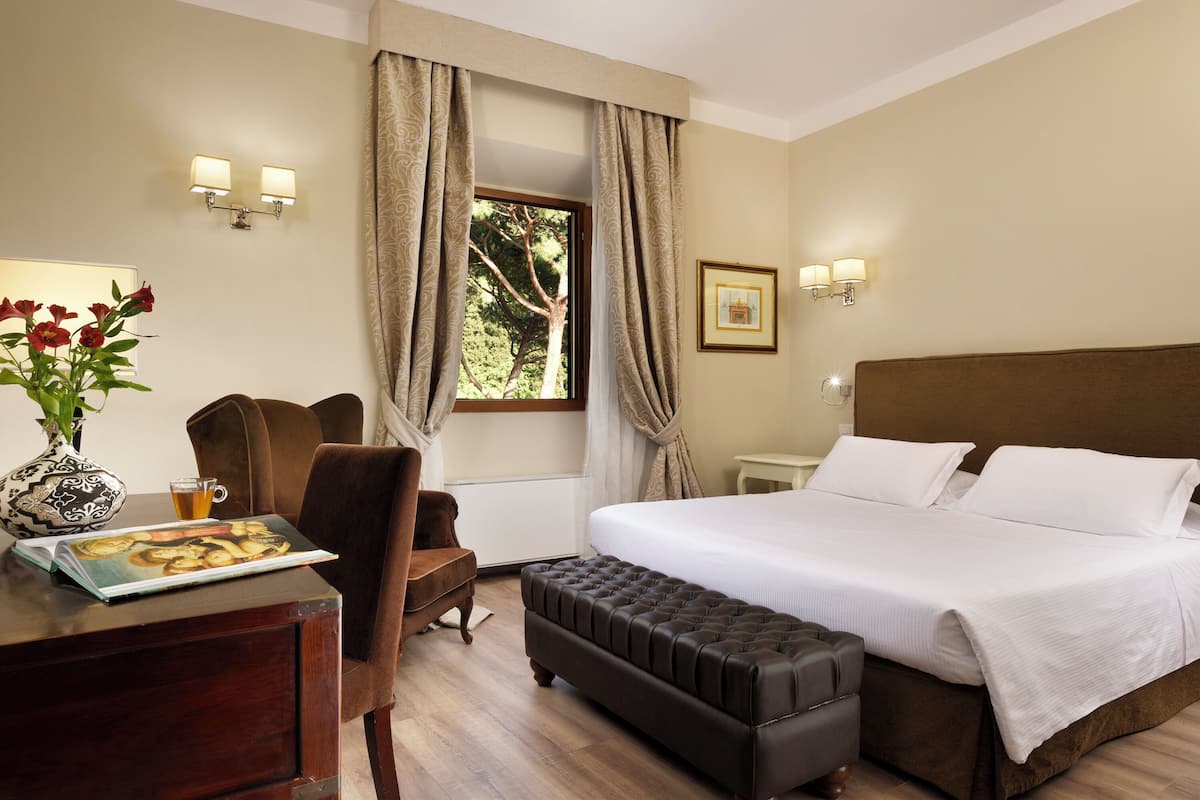 Down duvets, minibar, in-room safe, desk