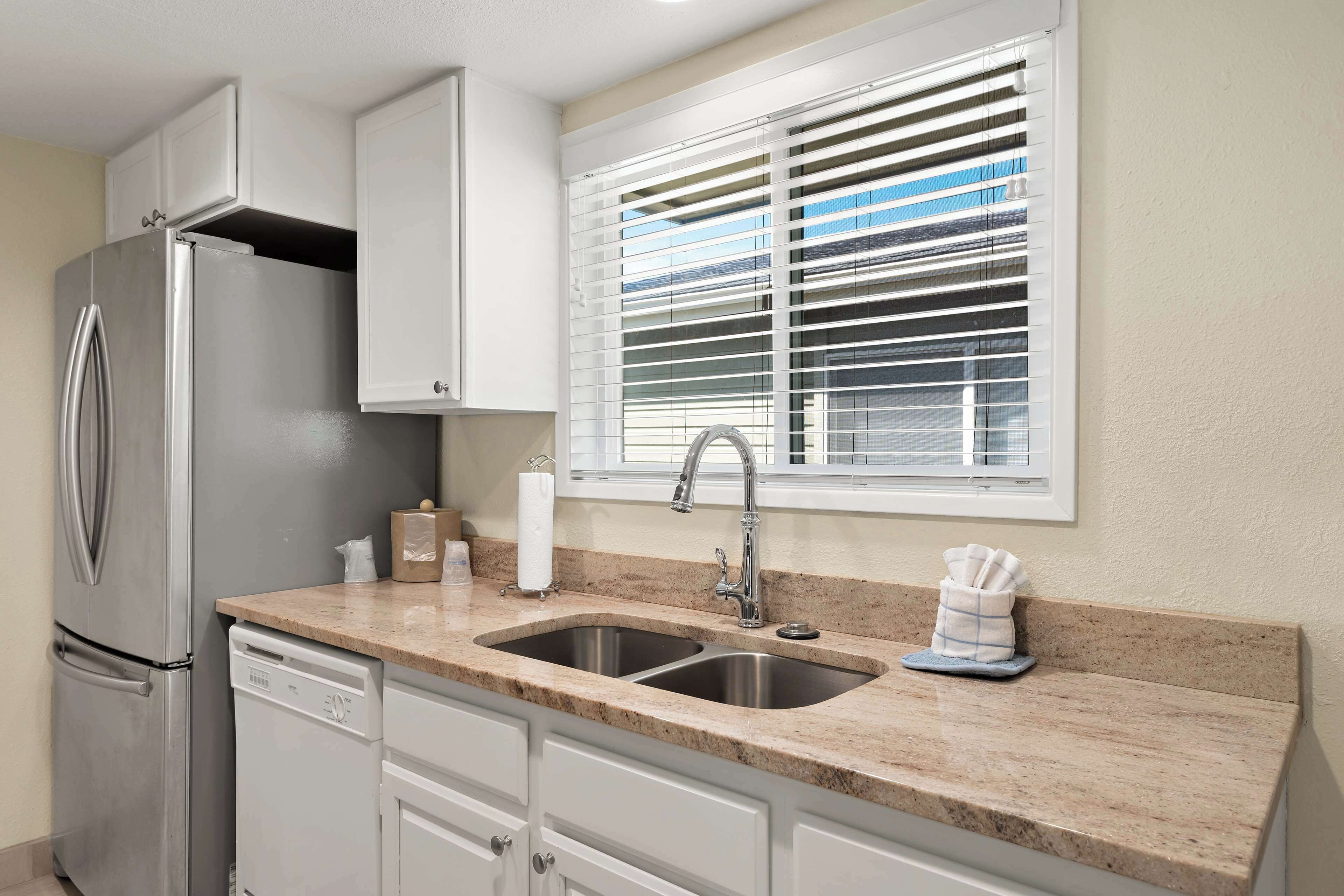 standard house, 1 single bed, non smoking, kitchen (living room;no pets, full kitchen) | private kitchen | fridge, microwave, coffee/tea maker